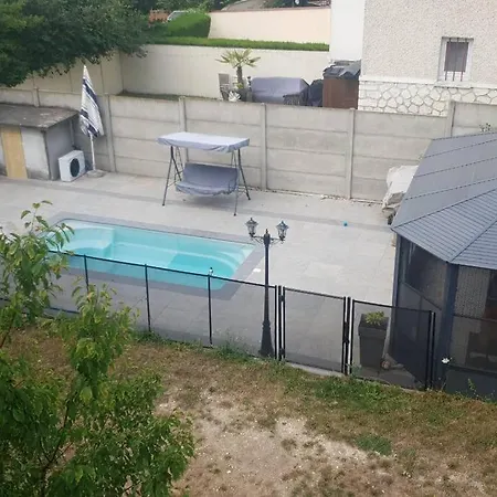 A 30min De La Defense Avec Piscine Privative 빌라 콩프란스상테호노린느